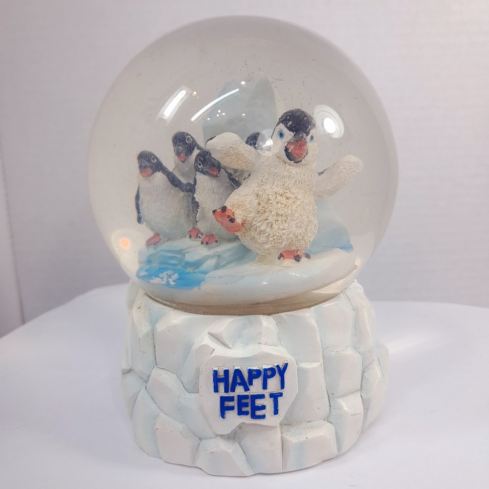 Happy Feet movie Penguin snow globe snowglobe Warner Bros Brothers 2006 Vintage